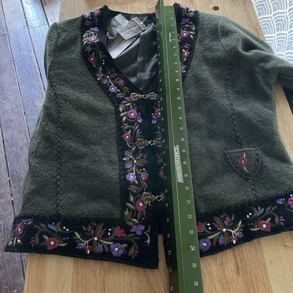 Icelandic Design Wool Blend Embroidered Floral Jacket sweater Women's XL Boho - Picture 7 of 8